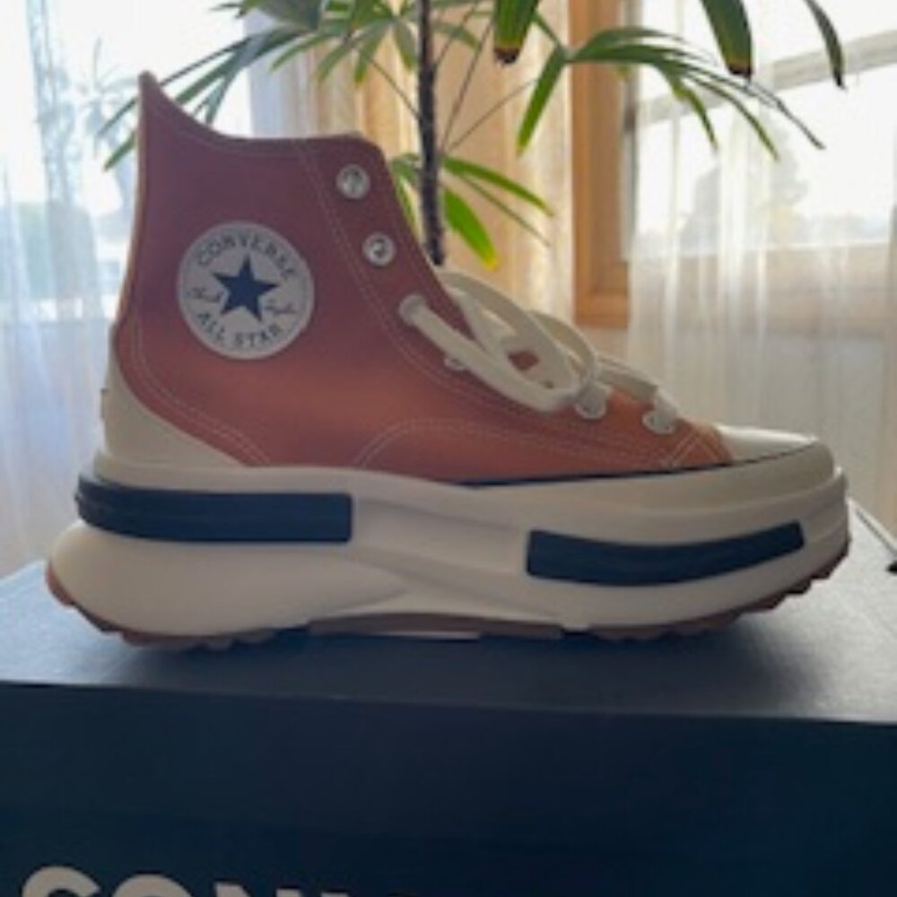 Converse High-Top Sneakers in mustard and White - Picture 2 of 5